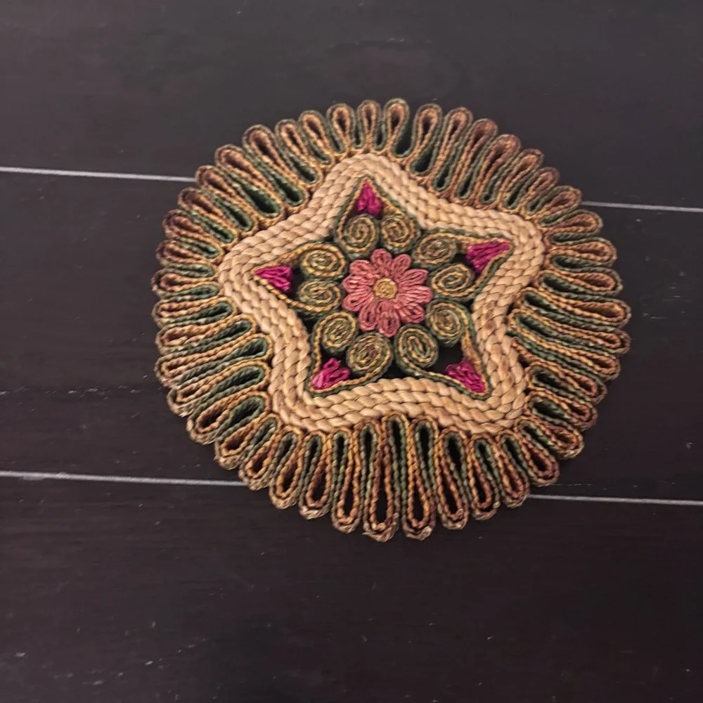 Vintage MCM Woven Straw Trivets Retro Set of 2 Star Floral‎ Boho 7.5
